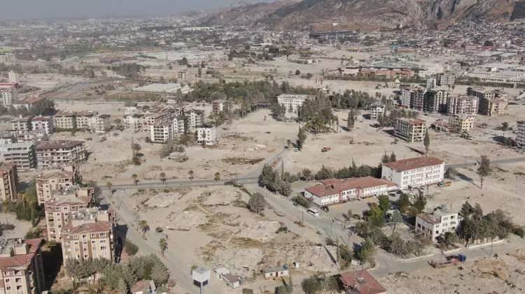 Deprem bölgesinde Enkazın yüzde 72’si kaldırıldı: Vatandaş yıllarca yaşadığı sokakları tanıyamaz hale geldi, inanılmaz görüntüler 10