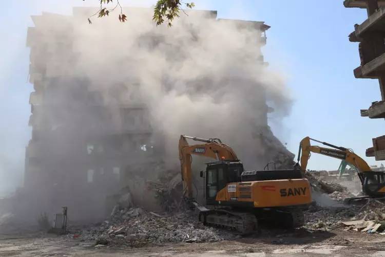 Deprem bölgesinde Enkazın yüzde 72’si kaldırıldı: Vatandaş yıllarca yaşadığı sokakları tanıyamaz hale geldi, inanılmaz görüntüler 17