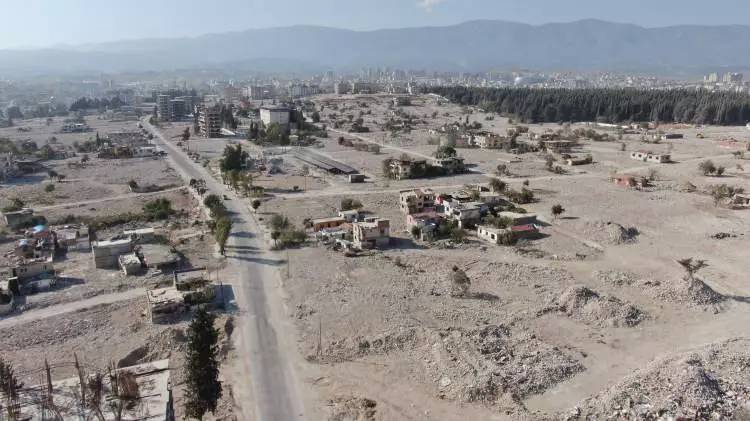 Deprem bölgesinde Enkazın yüzde 72’si kaldırıldı: Vatandaş yıllarca yaşadığı sokakları tanıyamaz hale geldi, inanılmaz görüntüler 6