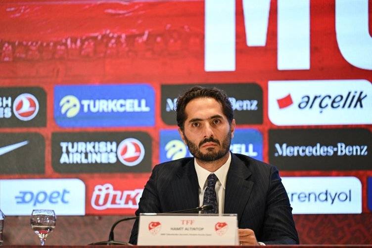 A Milli futbol takımı hocası Montella'nın yardımcı Türk hocası belli oldu, duyunca çok şaşıracaksınız! İşte o isim 8