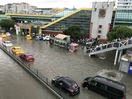 Mega şehir İstanbul sele teslim, İmamoğlu yine ortalıklarda yok 1