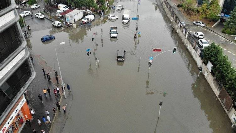 Mega şehir İstanbul sele teslim, İmamoğlu yine ortalıklarda yok 7