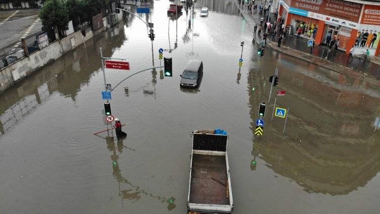 Mega şehir İstanbul sele teslim, İmamoğlu yine ortalıklarda yok 8