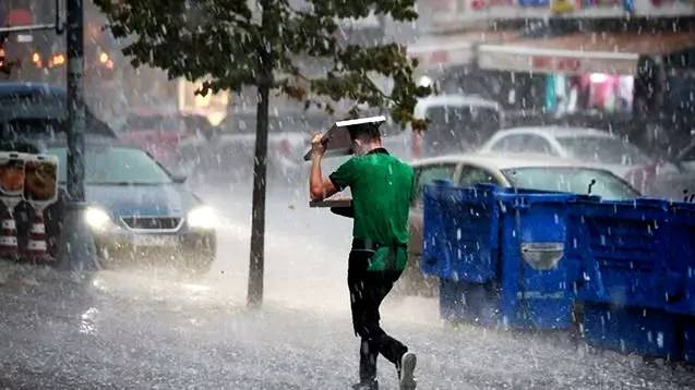 Bakan Özhaseki istirham ediyorum diyerek, Meteoroloji ve AFAD acil kodu uyarısı ile 40 il sarı 4 il Turuncu kodu ile uyarılar peş peşe geldi 3