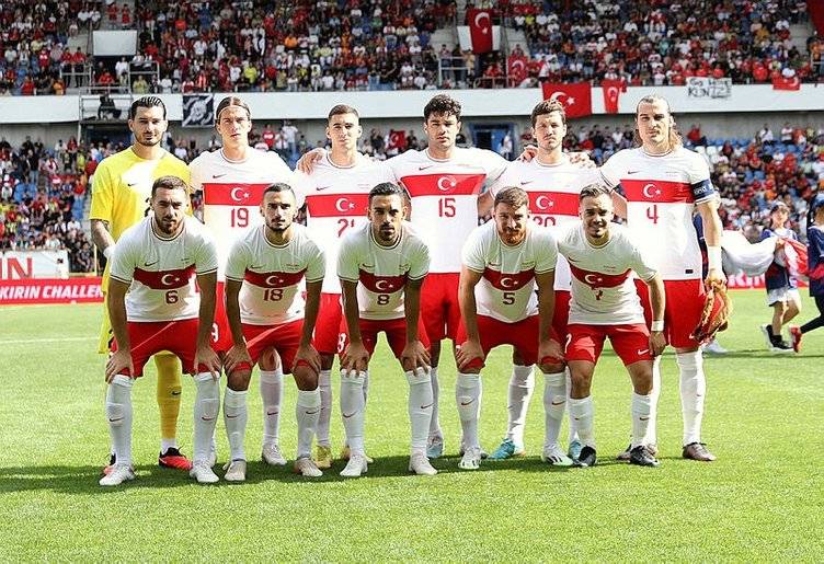 Amilli futbol takımı teknik direktörü Vincenzo Montella''nın 2 yardımcı Türk antrönerleri belli oldu! İşte o isimler 13