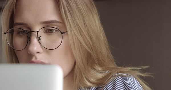 Skandal yarattı! Bazı şirketler kadın çalışanlarından öyle bir şey istedi ki... 11