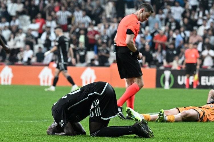 Beşiktaş'ta kriz patlak verdi, Şenol Güneş'ten sonra yönetimde kongre kararı aldı 11