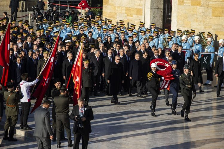 Devlet erkanı Anıtkabir'de! Atatürk, Anıtkabir'de anıldı 24