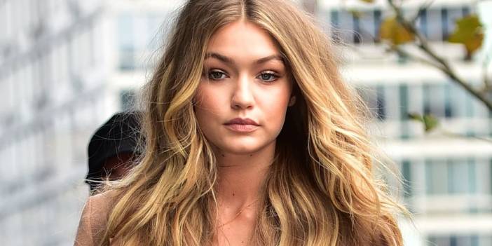 Dünyaca ünlü model Gigi Hadid alkışlanacak Filistin paylaşımıyla  katliama sessiz kalmadı!