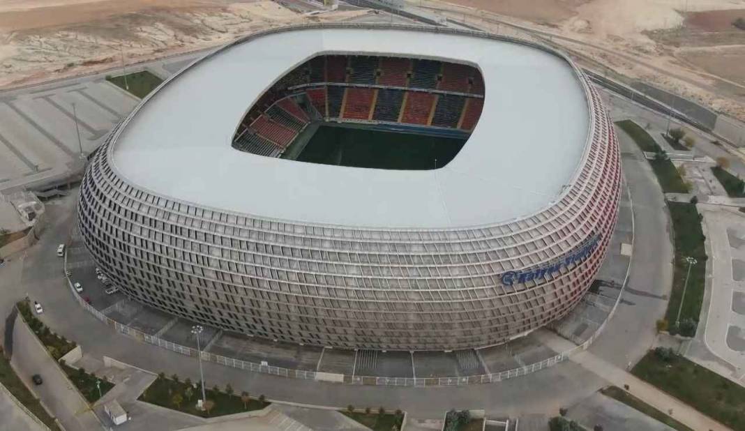 UEFA, EURO 2032 için Türkiye'nin önerdiği 10 stadı resmen duyurdu, İşte o statlar 8