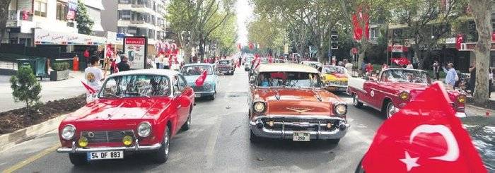 Türkiye'den ikinci yüz yıla merhaba! 7 den 70'e 81 ilde tüm Türkiye tek yürek oldu 11