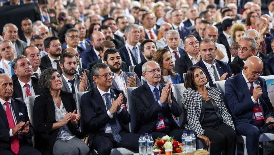 CHP'nin yeni genel başkanı belli oldu! Özgür Özel devrim yaparak CHP'nin  8. genel başkanı oldu 4