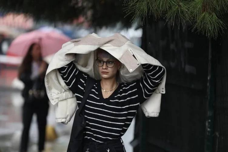 Meteorolojiden kar, sel, su baskını ve fırtına uyarısı! İstanbul, İzmir ve Antalya dahil 16 il içi sarı ve turuncu kod uyarısı 10