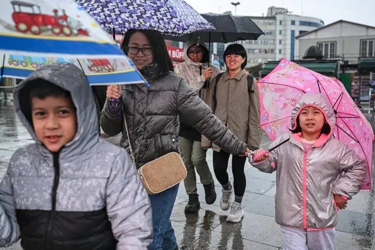 Meteorolojiden kar, sel, su baskını ve fırtına uyarısı! İstanbul, İzmir ve Antalya dahil 16 il içi sarı ve turuncu kod uyarısı 15