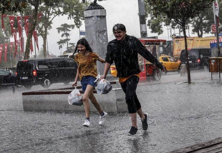 Meteorolojiden kar, sel, su baskını ve fırtına uyarısı! İstanbul, İzmir ve Antalya dahil 16 il içi sarı ve turuncu kod uyarısı 4