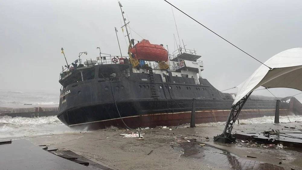 Zonguldak'ta Fırtına nedeniyle Türk kargo gemisi battı 12 kişilik mürettebattan haber alınamıyor 6