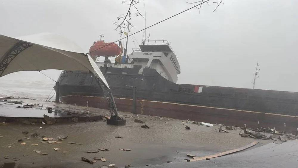 Zonguldak'ta Fırtına nedeniyle Türk kargo gemisi battı 12 kişilik mürettebattan haber alınamıyor 7