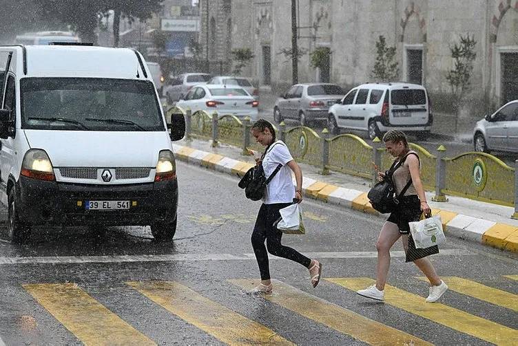 Şiddetli yağış ve fırtına Türkiye'yi esir aldı! İki ilden acı haber geldi 5