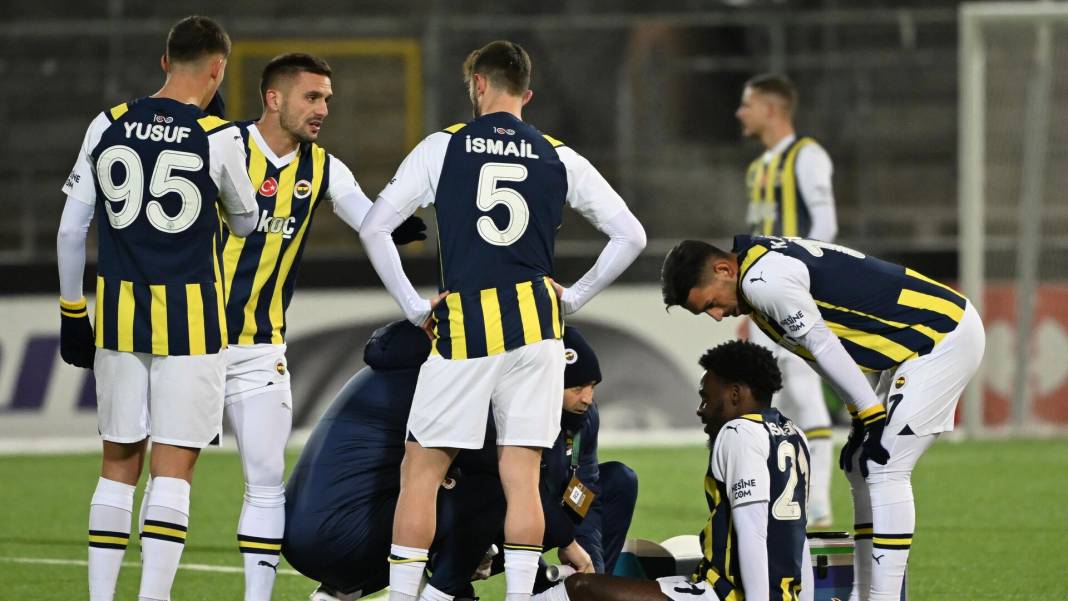 Fenerbahçe'de Nordsjaelland ağır yenilgisinin faturası ona kesildi! 3