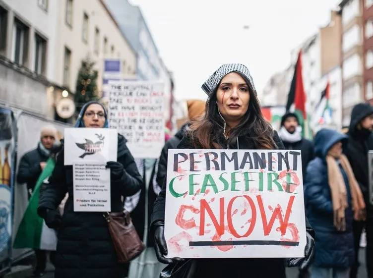 Dünya yeter artık diyerek Gazze için ayakta, yüz binler sokaklara döküldü, Beyaz saray önünde 'ölüm' protestosu 19