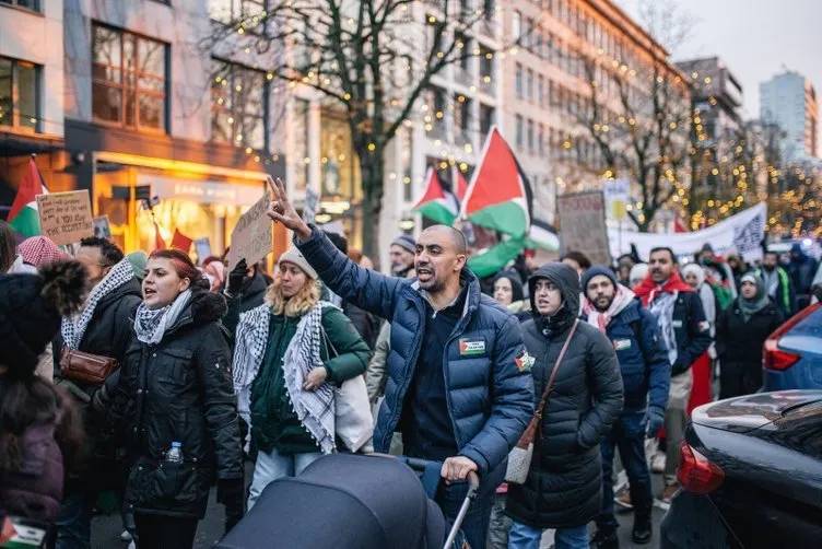 Dünya yeter artık diyerek Gazze için ayakta, yüz binler sokaklara döküldü, Beyaz saray önünde 'ölüm' protestosu 23