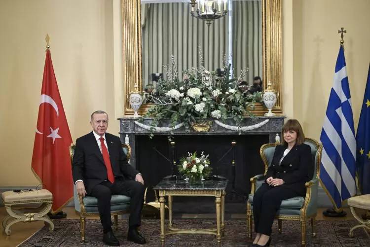 Cumhurbaşkanı Recep Tayyip Erdoğan 6 yıl sonra Atina'da, tarihi görüşme fotoğraflara böyle yansıdı 14