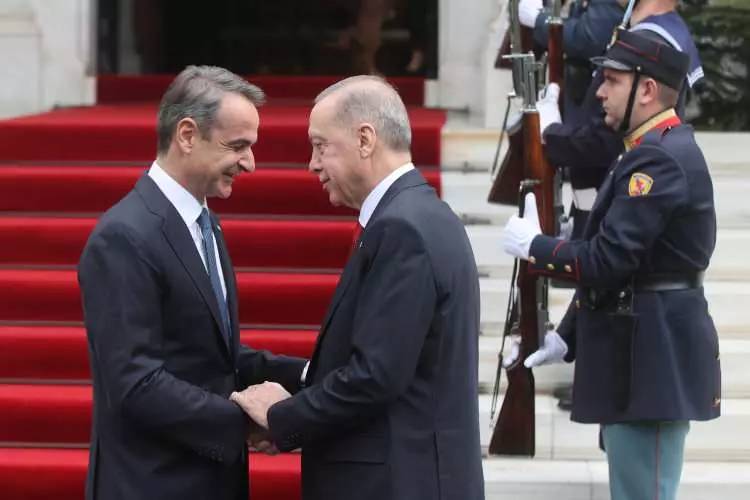 Cumhurbaşkanı Recep Tayyip Erdoğan 6 yıl sonra Atina'da, tarihi görüşme fotoğraflara böyle yansıdı 16