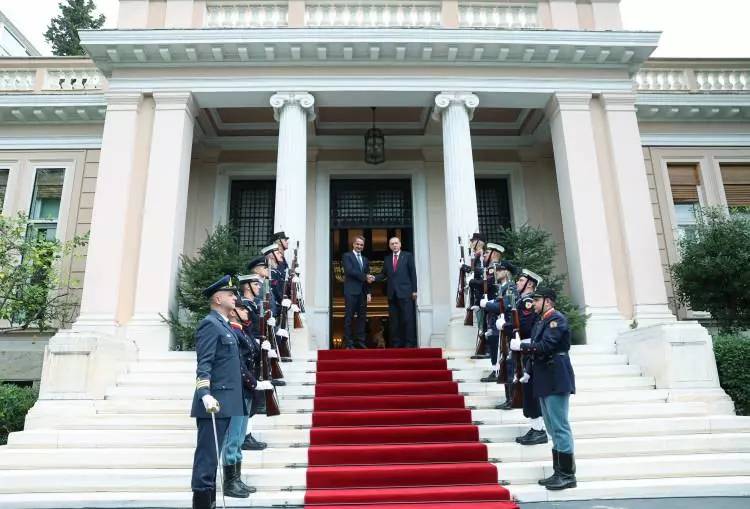 Cumhurbaşkanı Recep Tayyip Erdoğan 6 yıl sonra Atina'da, tarihi görüşme fotoğraflara böyle yansıdı 21