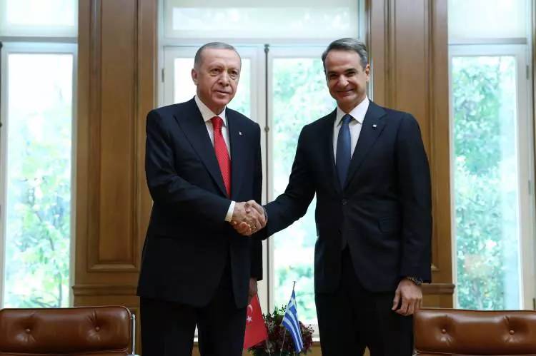Cumhurbaşkanı Recep Tayyip Erdoğan 6 yıl sonra Atina'da, tarihi görüşme fotoğraflara böyle yansıdı 27
