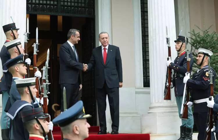 Cumhurbaşkanı Recep Tayyip Erdoğan 6 yıl sonra Atina'da, tarihi görüşme fotoğraflara böyle yansıdı 31