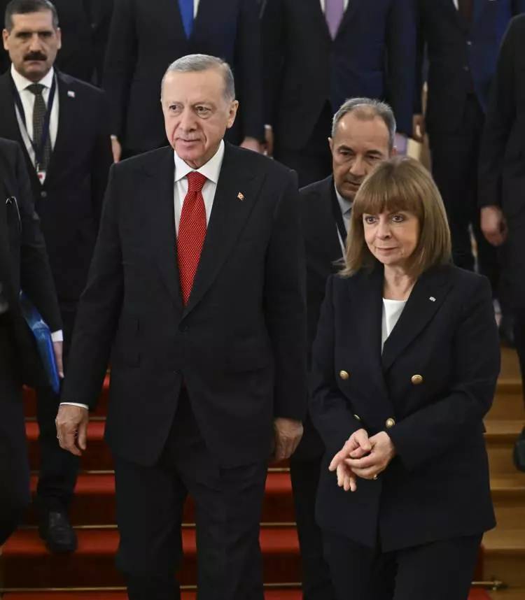 Cumhurbaşkanı Recep Tayyip Erdoğan 6 yıl sonra Atina'da, tarihi görüşme fotoğraflara böyle yansıdı 5