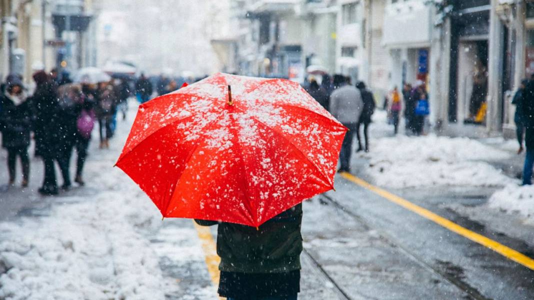 Meteoroloji üstüne basa basa uyarmıştı! Beklenen kış geldi! Lapa lapa kar yağışı başladı! 3