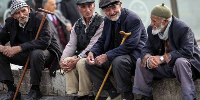 2024 Emekli Zammı Ne Kadar Olacak, Maaşlar Kaç TL'ye Yükselecek? Emekli Maaşı Zammı Tahminleri...