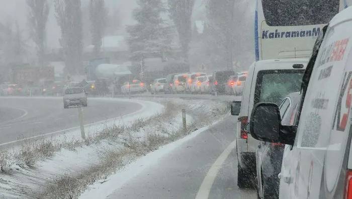 Kar ve yağmur geliyor? İstanbul'a kar yağacak mı? Meteoroloji tarih verdi! 20 aralık Çarşamba hava durumu nasıl olacak? 10