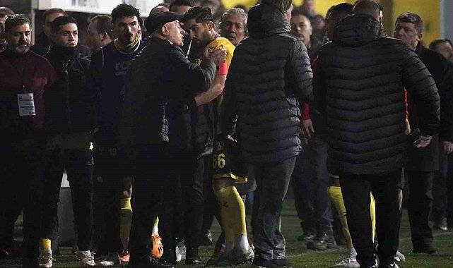 İstanbulspor sahadan neden çekildi? O pozisyon penaltı mı, Hakemler pozisyon için ne diyor, İstanbulspor ne ceza alacak? 3