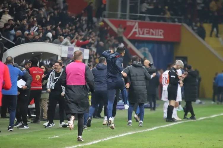 Fenerbahçe'li Fred'in hakem Zorbay Küçük'e söylediği söz ortaya çıktı, Fred, Meğer bu sözden dolayı kırmızı kart görmüş 11