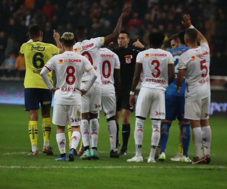 Fenerbahçe'li Fred'in hakem Zorbay Küçük'e söylediği söz ortaya çıktı, Fred, Meğer bu sözden dolayı kırmızı kart görmüş 12