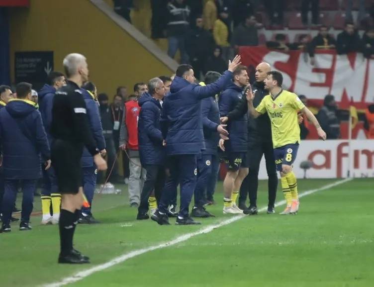 Fenerbahçe'li Fred'in hakem Zorbay Küçük'e söylediği söz ortaya çıktı, Fred, Meğer bu sözden dolayı kırmızı kart görmüş 16