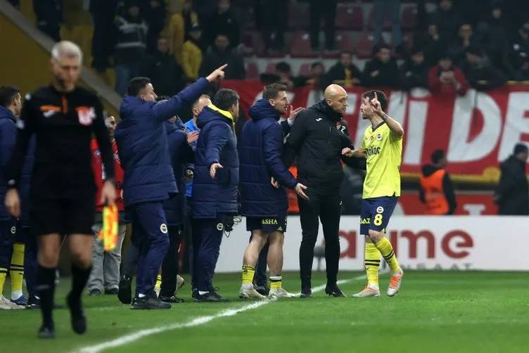 Fenerbahçe'li Fred'in hakem Zorbay Küçük'e söylediği söz ortaya çıktı, Fred, Meğer bu sözden dolayı kırmızı kart görmüş 8