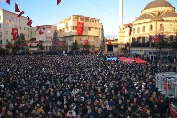Türkiye Şehitlerini uğurladı, Kahramanlara son görev 12