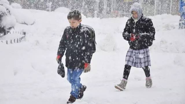 Okullar tatil mi edildi? Valiliklerden arka arkaya açıklamalar! Kar nedeniyle birçok il ve ilçelerde okullar tatil edildi 18