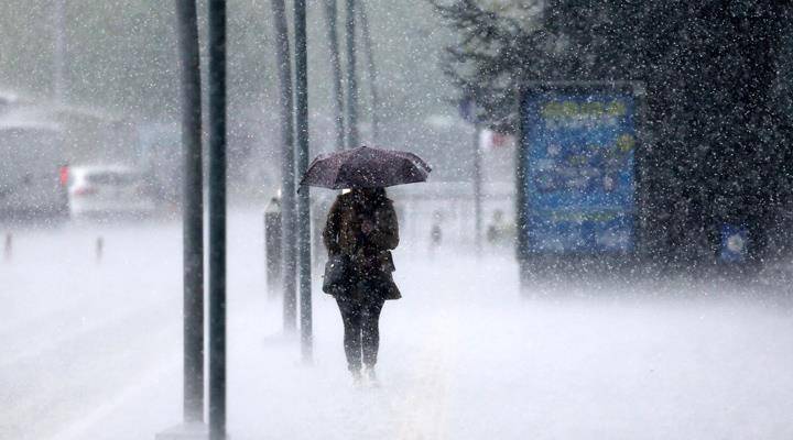 İstanbul'a kar yağacak mı, ne zaman yağacak? Meteorolojiden kar fırtına ve şiddetli yağmur uyarısı, 25 Aralık Pazartesi hava durumu 4