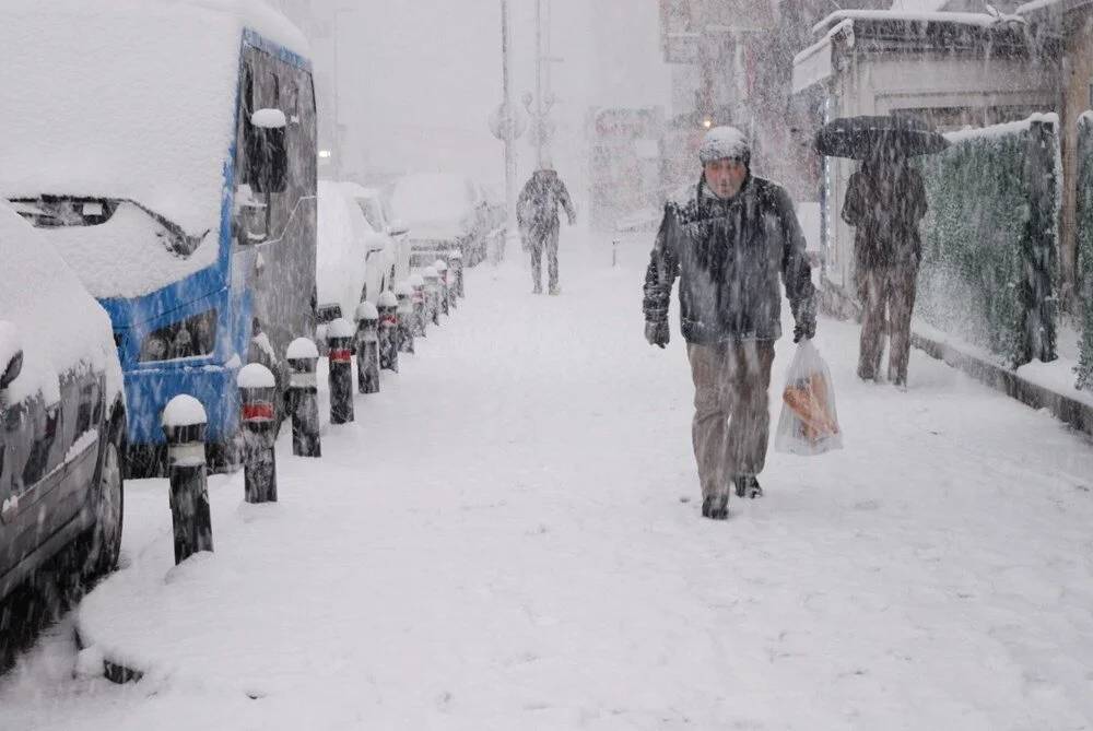 İstanbul'a kar yağacak mı, ne zaman yağacak? Meteorolojiden kar fırtına ve şiddetli yağmur uyarısı, 25 Aralık Pazartesi hava durumu 9