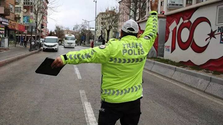 2024 trafik cezaları belli oldu! 2024 yılı trafik cezaları ne kadar oldu? Ehliyetsiz araç kullanma, kırmızı ışıktan geçmek, alkollü araç kullanma... 2