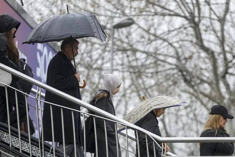 Donacağız! Meteoroloji İstanbul dahil 16 il için alarm verdi, sıcaklıklar 16 derece birden düşecek 12