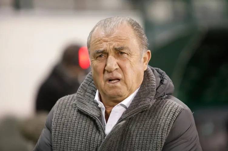 Fatih Terim çılgına döndü, Panathinaikos-PAOK maçında ortalık fena karıştı, çıkan tartışmaya polis ekipleri müdahale etti 17