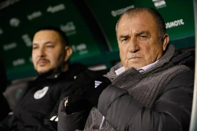 Fatih Terim çılgına döndü, Panathinaikos-PAOK maçında ortalık fena karıştı, çıkan tartışmaya polis ekipleri müdahale etti 18