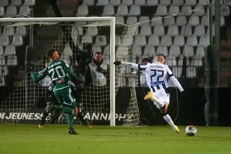 Fatih Terim çılgına döndü, Panathinaikos-PAOK maçında ortalık fena karıştı, çıkan tartışmaya polis ekipleri müdahale etti 5