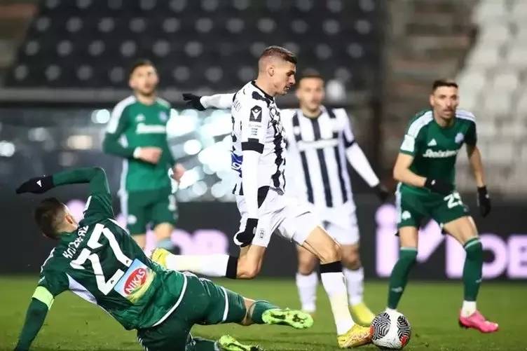 Fatih Terim çılgına döndü, Panathinaikos-PAOK maçında ortalık fena karıştı, çıkan tartışmaya polis ekipleri müdahale etti 6