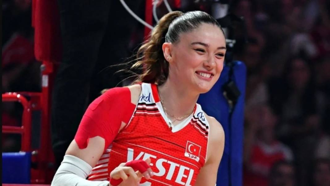 Spor dünyasında sürpriz aşk! Güzel voleybolcu Zehra Güneş yeni bir aşka yelken açtı 2